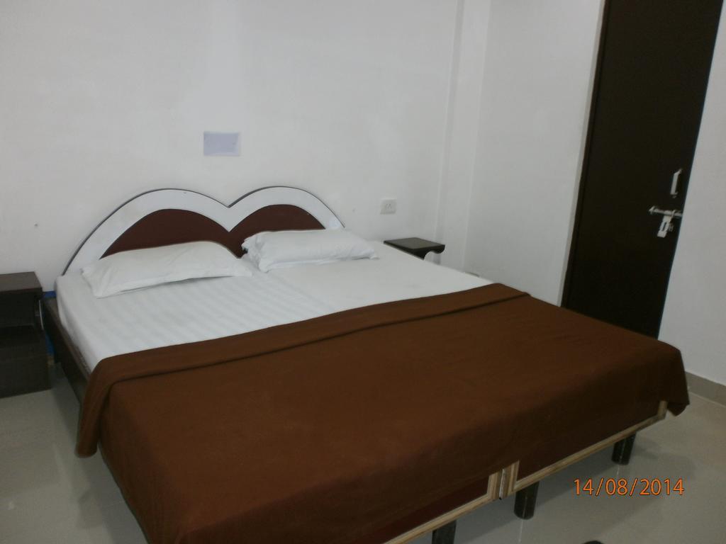 Hotel Safari Agra  Esterno foto