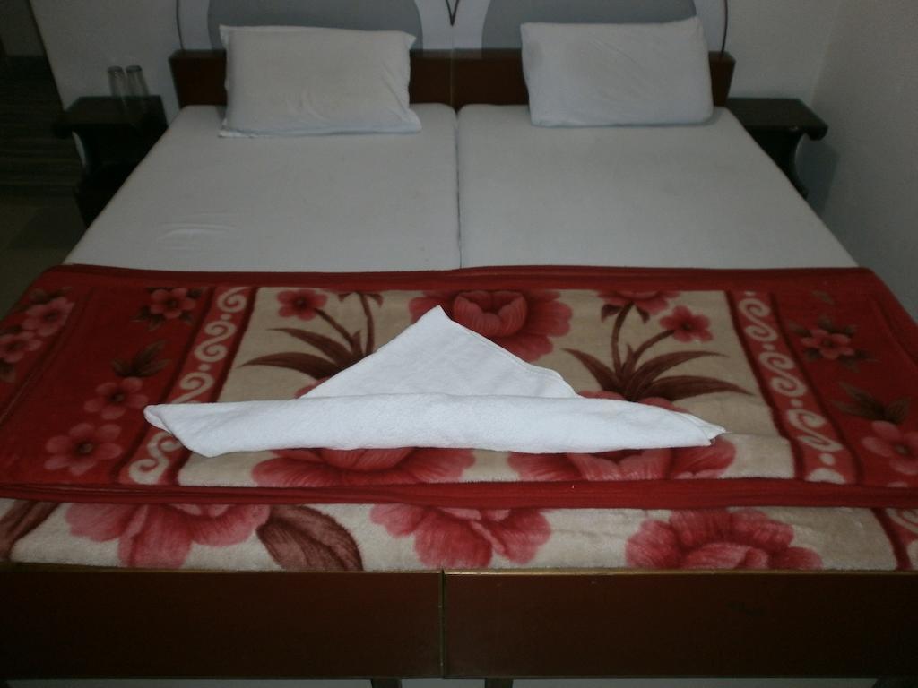 Hotel Safari Agra  Esterno foto