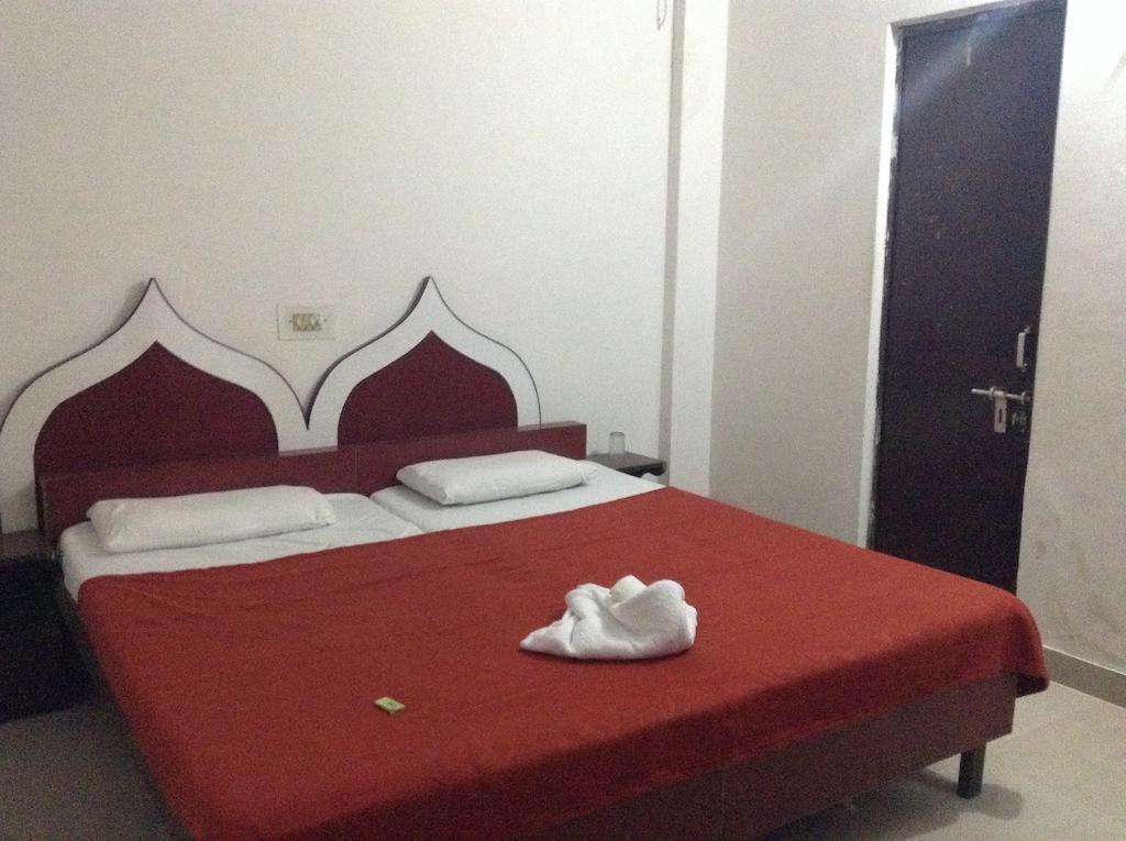 Hotel Safari Agra  Esterno foto