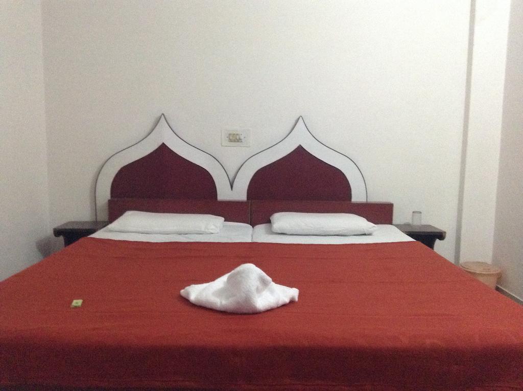 Hotel Safari Agra  Esterno foto