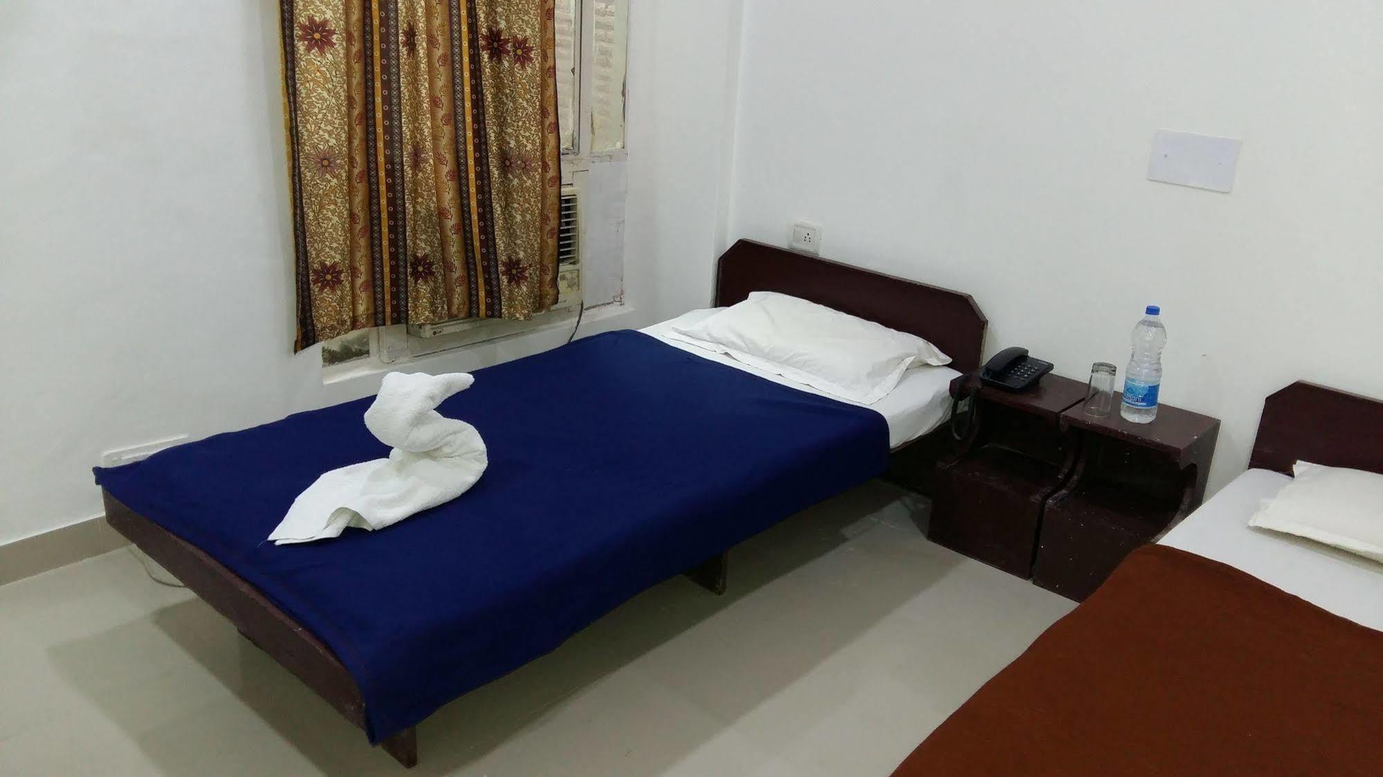 Hotel Safari Agra  Esterno foto