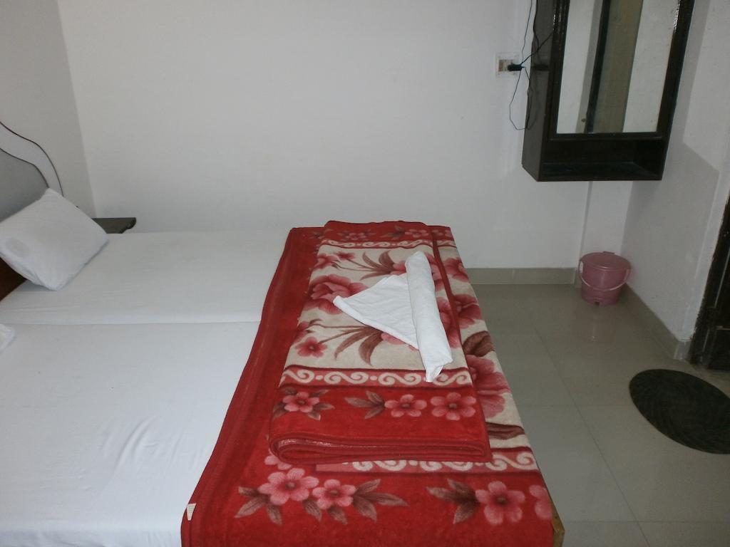 Hotel Safari Agra  Esterno foto