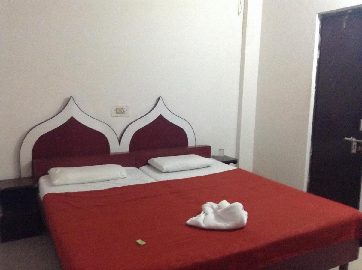Hotel Safari Agra  Esterno foto
