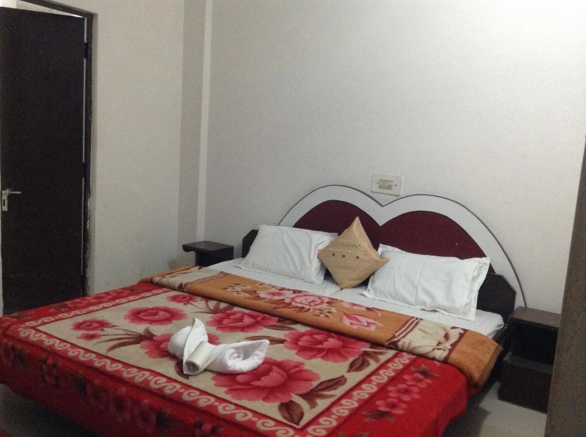 Hotel Safari Agra  Esterno foto